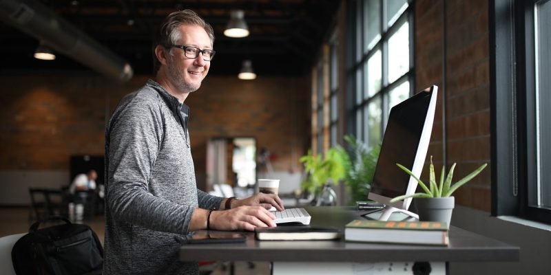 office-desk-6952919_1280 office-desk-6952919_1280